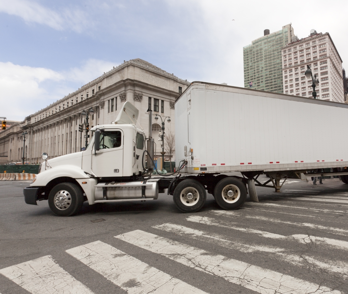 Wide RightTurns by TractorTrailers Often Cause Collisions